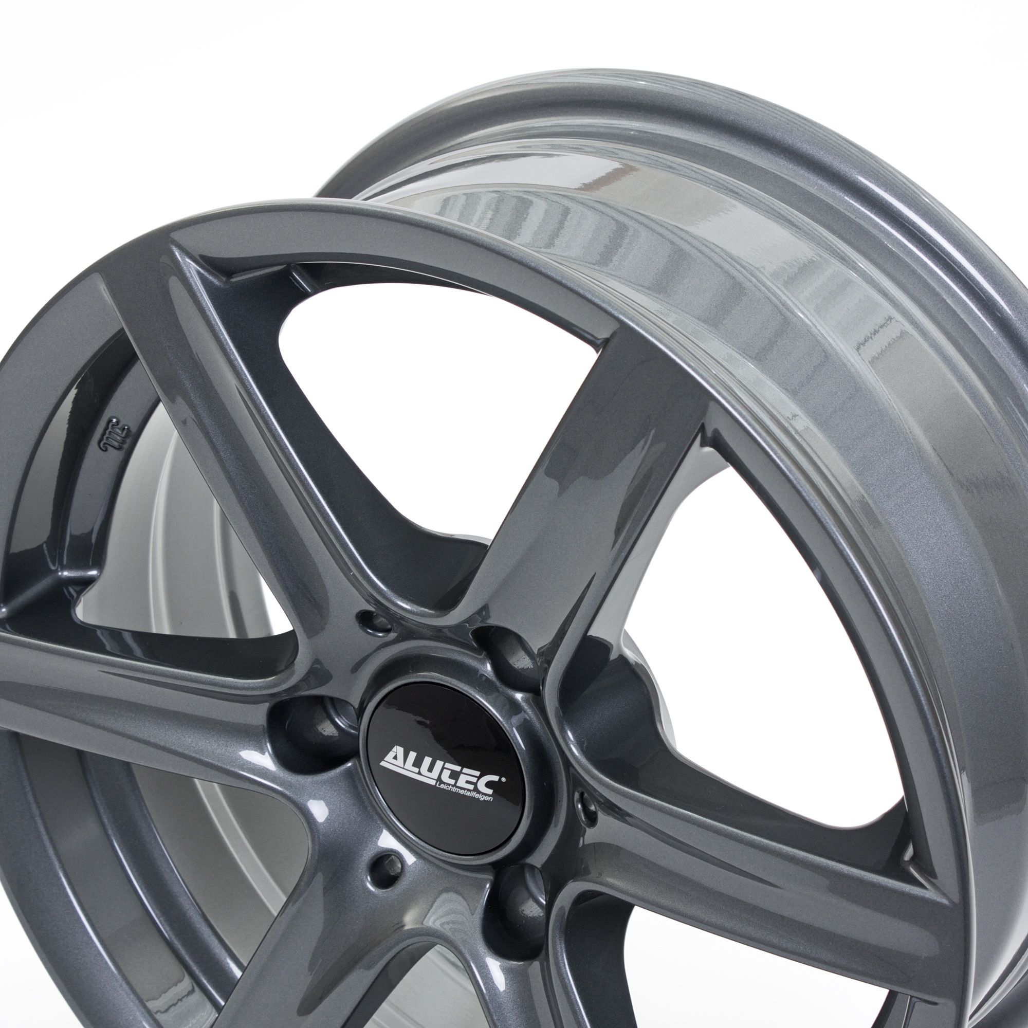 ALUTEC Grip 3loch Felgen graphit in 15 Zoll | alufelgenshop.at