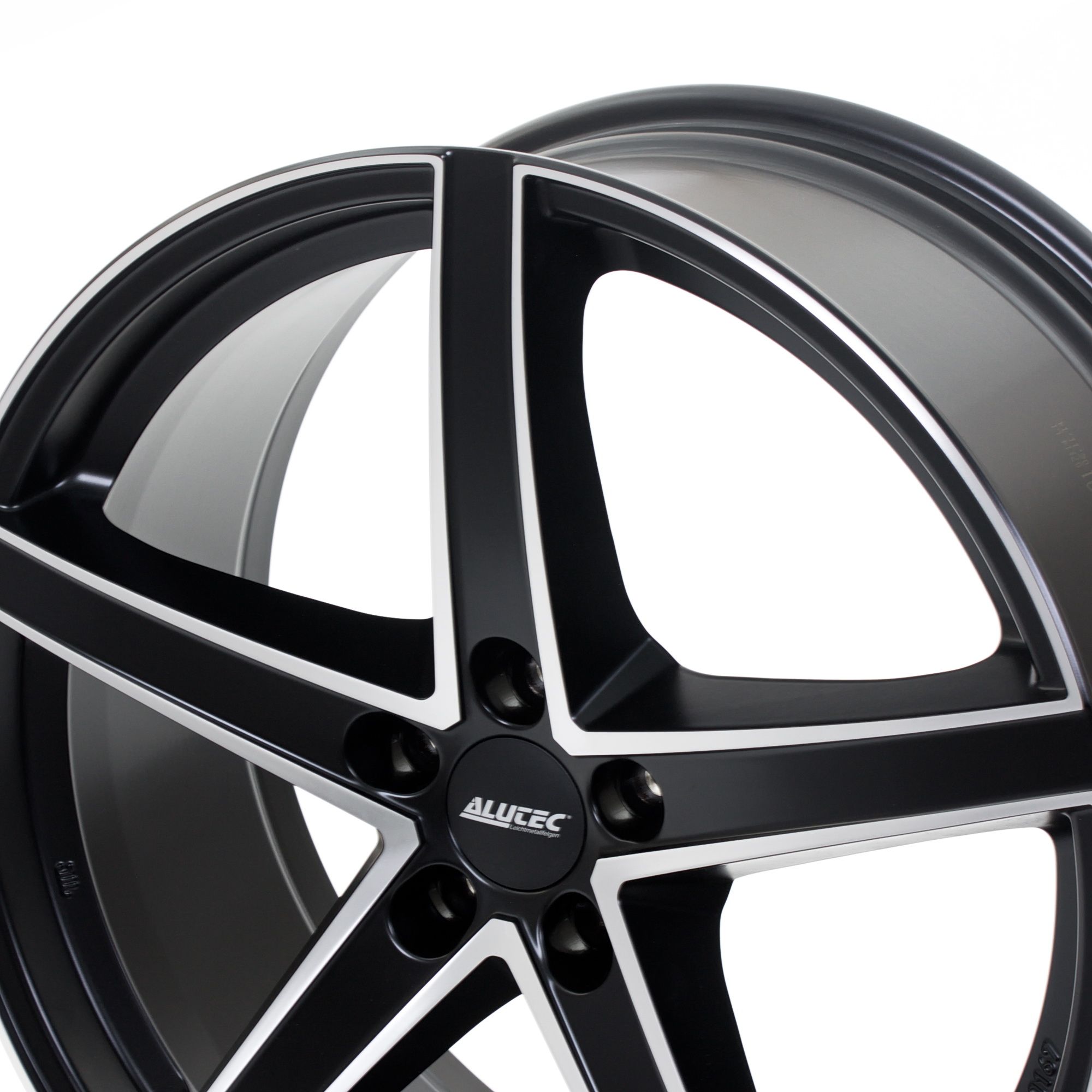 4 5 x 6 18 5. Колесный диск Alutec Raptr 8x19/5x108 d70.1 et45 Racing Black Front Polished. Колесный диск Alutec Raptr 7.5x18/5x114.3 d67.1 et55 Racing Black. Колесный диск Alutec Raptr 8.5x20/5x112 d70.1 et45 Racing Black Front Polish. Диски Alutec Raptr r17.