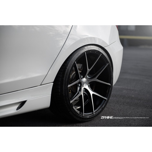 Japan Racing Wheels JR28 Gloss Black Machined