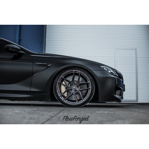 Japan Racing Wheels JR28 Gloss Black Machined