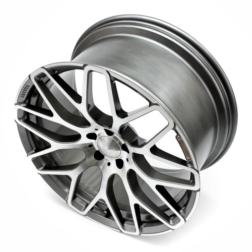 Brabus Monoblock Y Platinum Titan glänzend poliert
