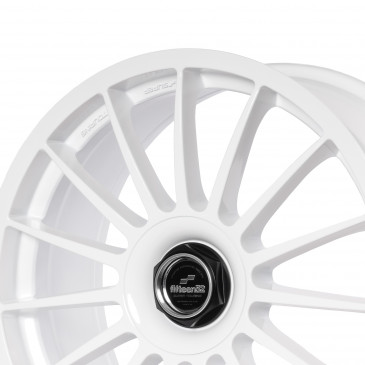 fifteen52 Podium Rally White