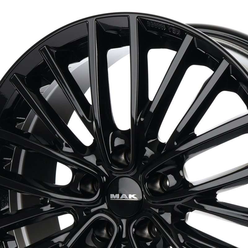 MAK Chelsea Gloss Black