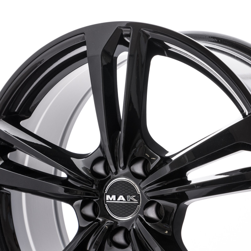 MAK Emblema Gloss Black