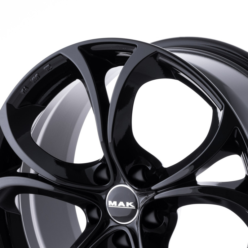MAK Lario Gloss Black
