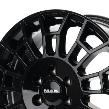 MAK Nomad Gloss Black