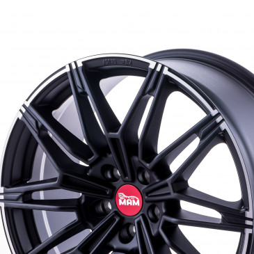 MAM B3N MATT BLACK LIP POLISH