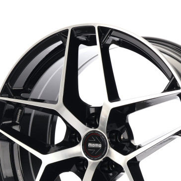 MOMO RF07 Gloss Black Diamond Cut