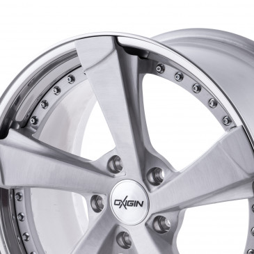 OXFORGED MP2 silver brush, lip polish