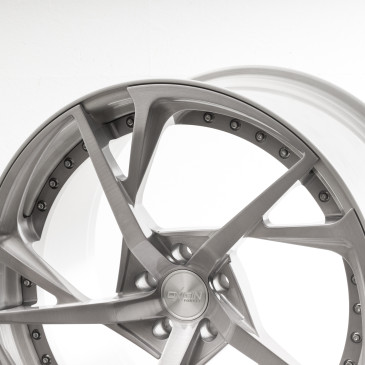 OXFORGED MP3 silver brush, lip polish