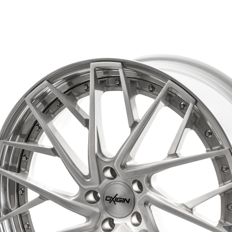 OXFORGED MP5 silver brush, lip polish