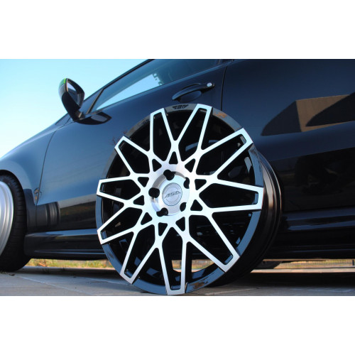 Japan Racing Wheels JR28 Gloss Black Machined